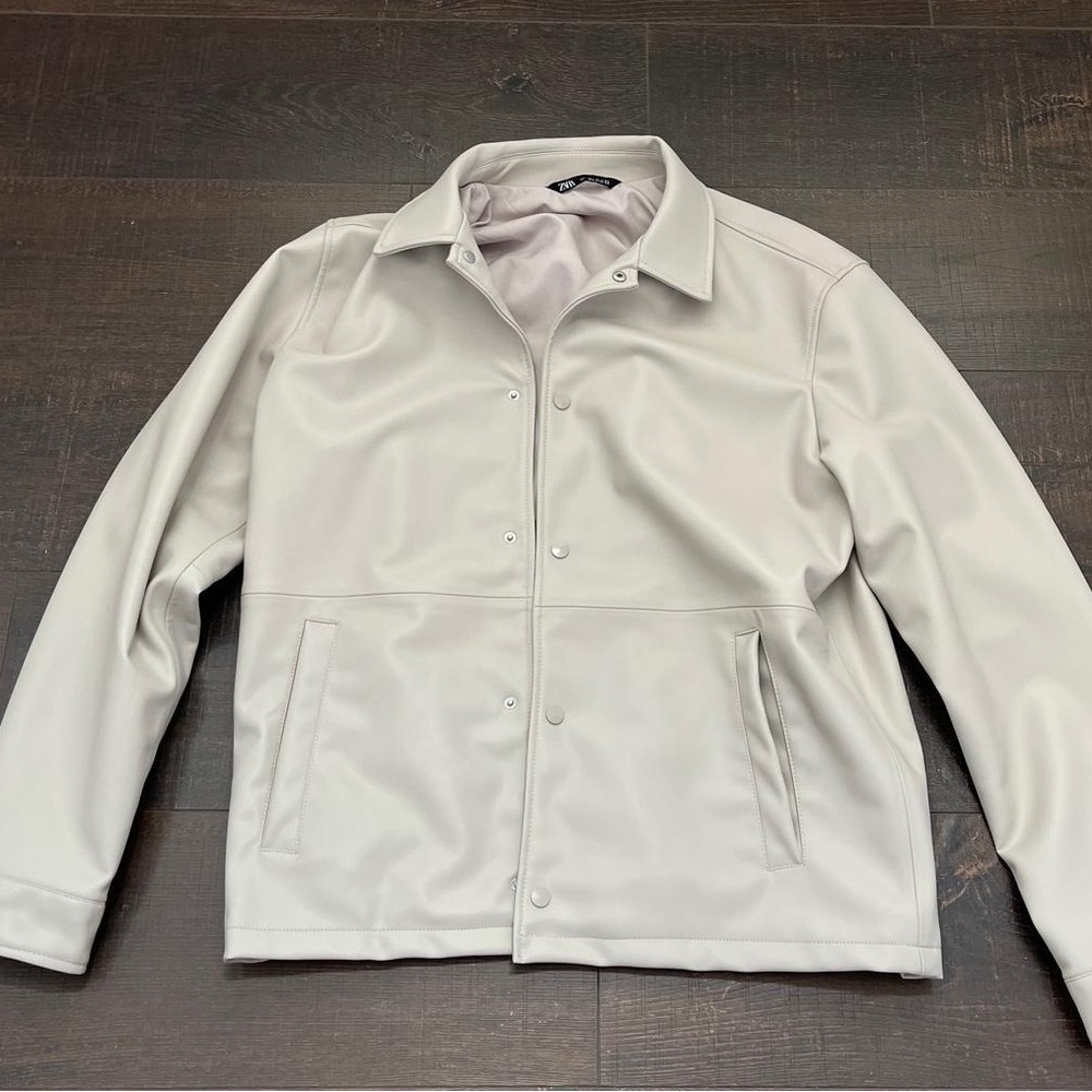 Zara faux leather shirt jacket men’s size large NWT cream / off white